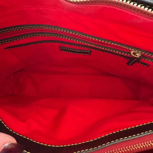 Dooney & Bourke Leather Quilted Purse W/ Cute Heart Buckle - Picture 8 of 10